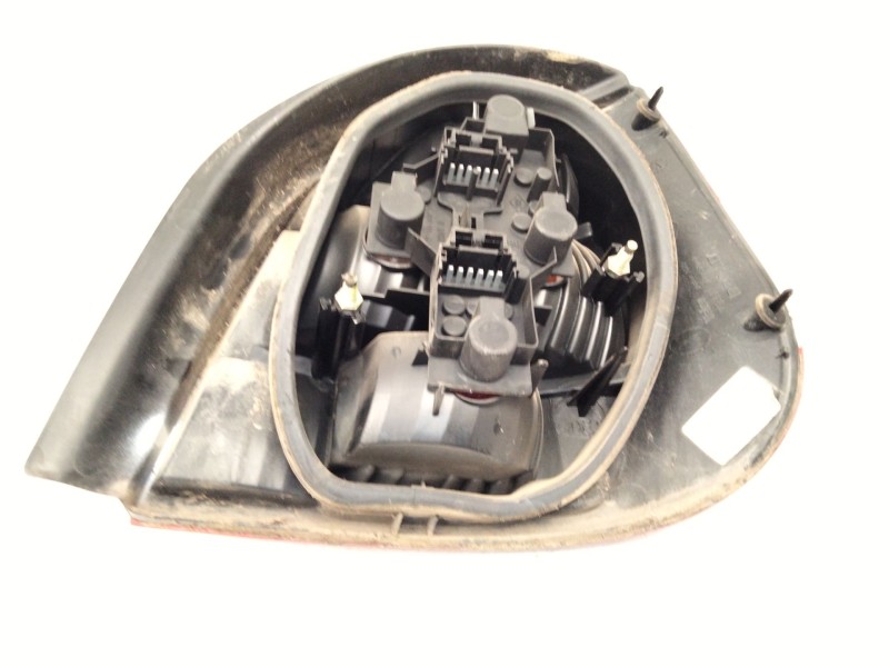 Recambio de piloto trasero derecho para renault megane scénic (ja0/1_) 1.6 16v (ja0b, ja04, ja11, ja00) referencia OEM IAM 77004