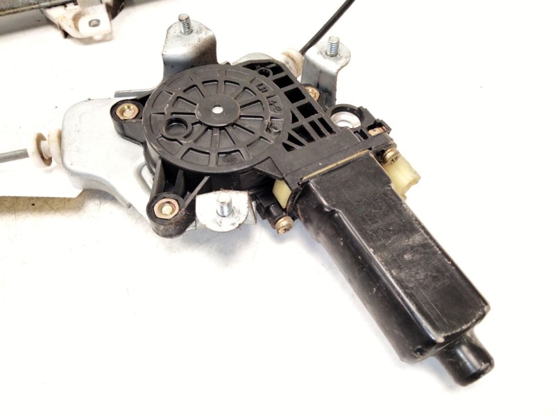 Recambio de elevalunas delantero izquierdo para hyundai h-1 / starex autobús (a1) 2.5 td referencia OEM IAM   