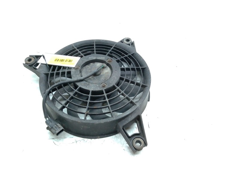 Recambio de electroventilador para hyundai h-1 / starex autobús (a1) 2.5 td referencia OEM IAM 977304A000  