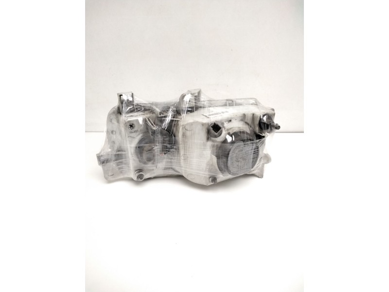 Recambio de faro izquierdo para » otros... premium 370 26 g 6x2 referencia OEM IAM 260607C001 NISSAN 67725890