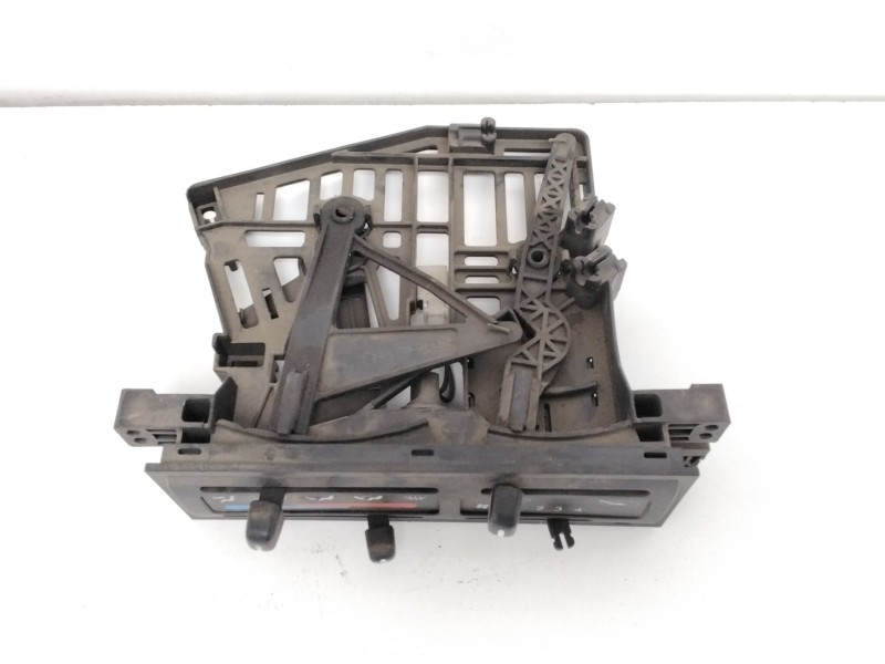 Recambio de mando calefaccion aire acondicionado para nissan terrano ii (r20) 2.4 4wd referencia OEM IAM 36883A261  