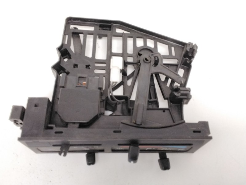 Recambio de mando calefaccion aire acondicionado para nissan terrano ii (r20) 2.4 4wd referencia OEM IAM 36883A261  