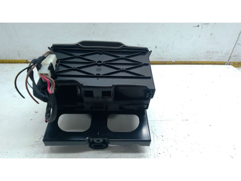 Recambio de portavasos para mercedes-benz sprinter 3-t furgoneta (b906) 214 cdi (906.611, 906.613) referencia OEM IAM A906680410