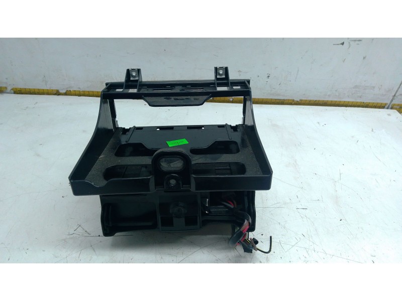 Recambio de portavasos para mercedes-benz sprinter 3-t furgoneta (b906) 214 cdi (906.611, 906.613) referencia OEM IAM A906680410