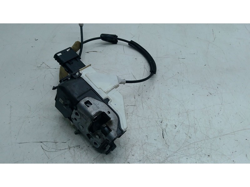 Recambio de cerradura puerta delantera derecha para peugeot partner furgoneta/monovolumen 1.6 hdi 90 referencia OEM IAM   