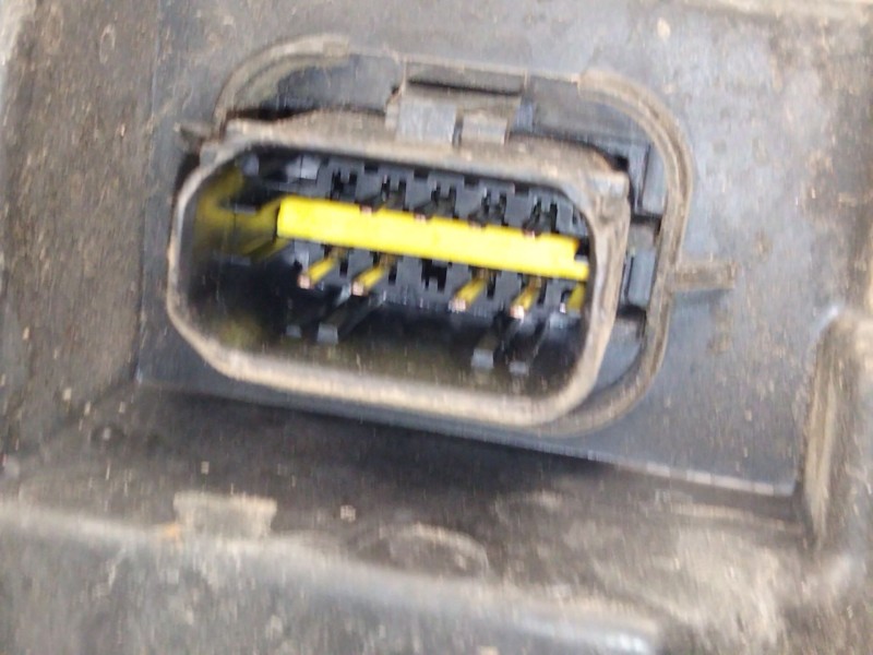 Recambio de faro derecho para peugeot partner furgoneta/monovolumen 1.6 hdi 90 referencia OEM IAM 9677202380  