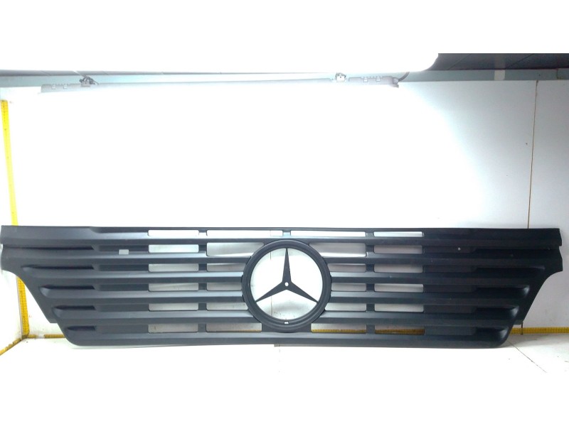 Recambio de rejilla delantera para mercedes-benz actros referencia OEM IAM 9417511218  