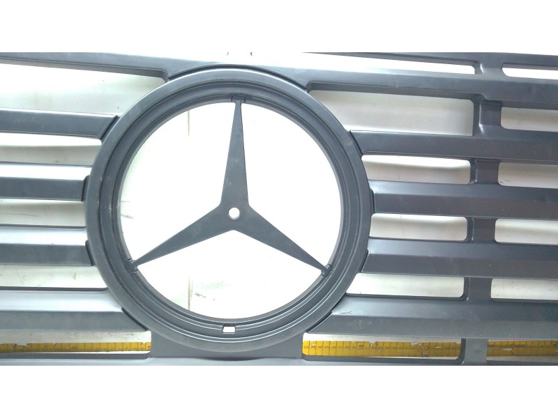 Recambio de rejilla delantera para mercedes-benz actros referencia OEM IAM 9417511218  