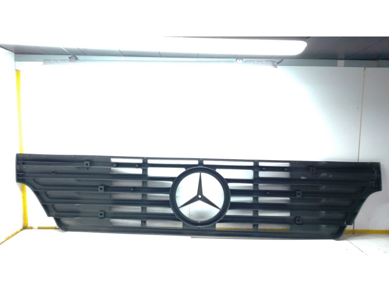 Recambio de rejilla delantera para mercedes-benz actros referencia OEM IAM 9417511218  