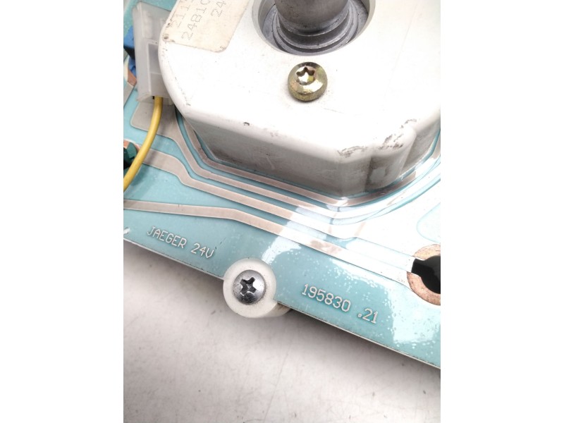 Recambio de cuadro instrumentos para nissan patrol (k/w160) 3.3 diesel referencia OEM IAM 20115901 248108X400 19583021