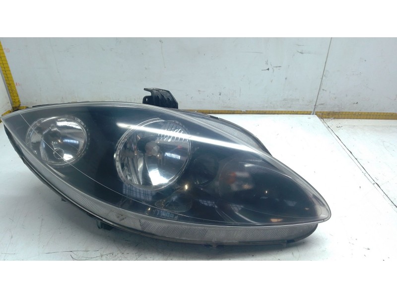 Recambio de faro derecho para seat leon (1p1) 1.4 16v referencia OEM IAM 5P1941006D  