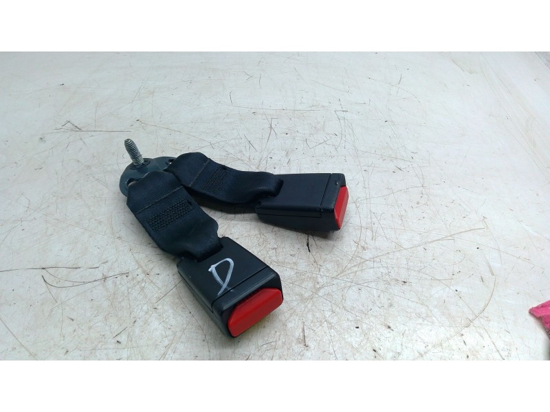 Recambio de enganche cinturon trasero derecho para dacia sandero ii (b8_) tce 90 (b8m1, b8ma) referencia OEM IAM   