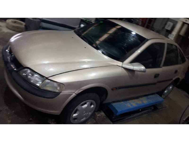 OPEL VECTRA B BERLINA
