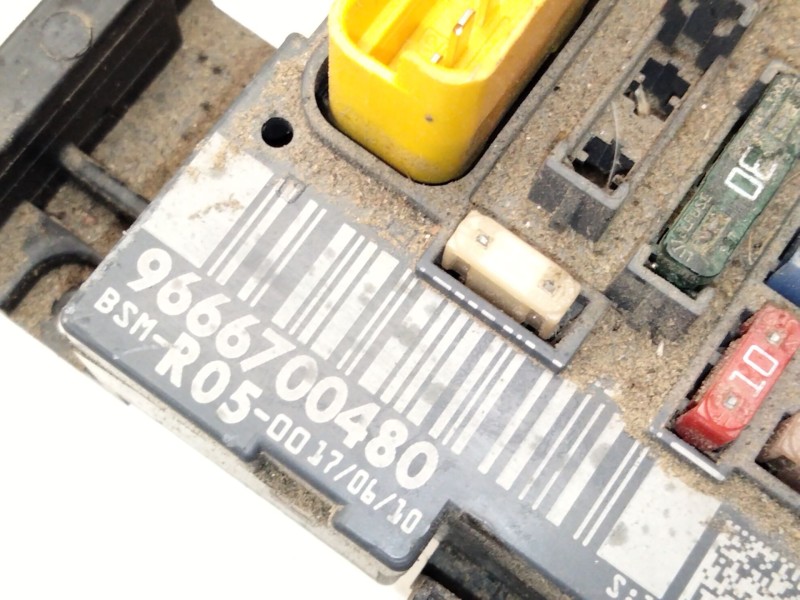 Recambio de caja fusibles para peugeot partner furgoneta/monovolumen (5_, g_) 1.6 hdi 90 referencia OEM IAM 9666700480  