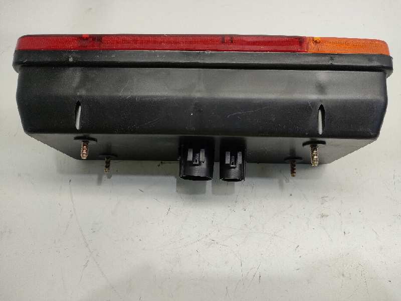 Recambio de piloto trasero izquierdo para iveco daily caja cerrada (1989 =>) referencia OEM IAM 0351900S 24 VOLTIOS 38921