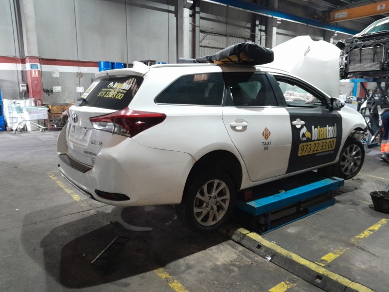 toyota auris station wagon (_e18_) del año 2016