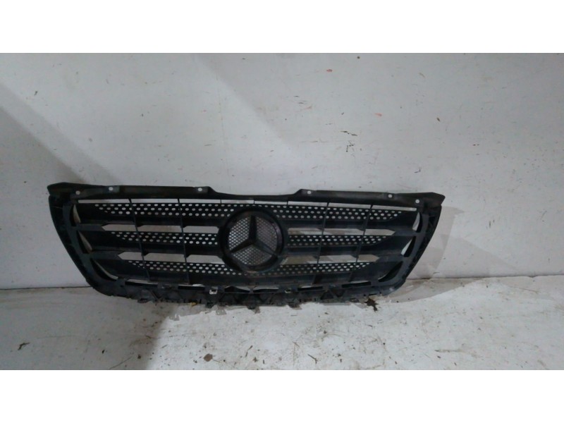 Recambio de rejilla delantera para mercedes-benz sprinter 3-t furgoneta (b906) 214 cdi (906.611, 906.613) referencia OEM IAM A90