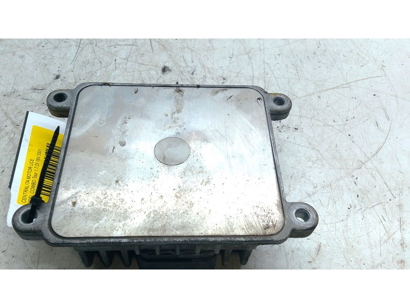 Recambio de centralita motor uce para opel combo tour 1.7 di 16v referencia OEM IAM 897189361  