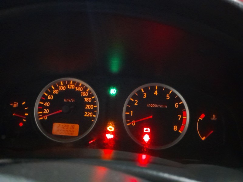 nissan almera ii (n16) del año 2004