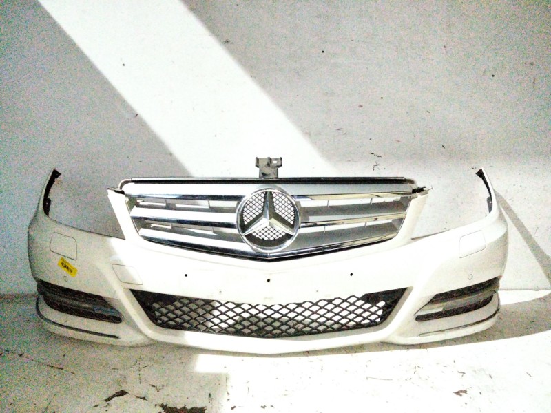 Recambio de paragolpes delantero para mercedes-benz clase c t-model (s204) c 220 cdi (204.202) referencia OEM IAM   