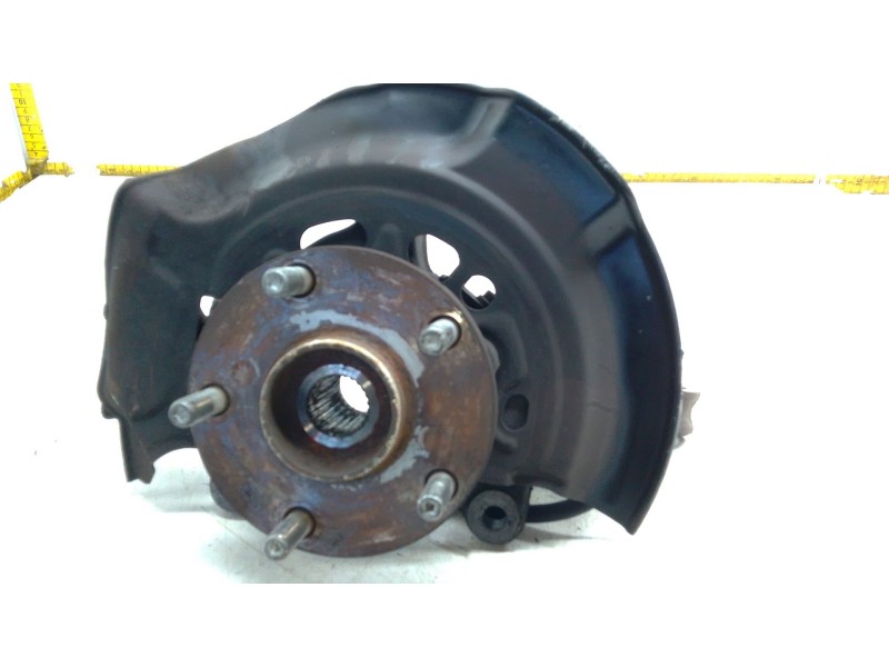 Recambio de mangueta delantera derecha para toyota auris station wagon (_e18_) 1.8 hybrid (zwe186_) referencia OEM IAM   