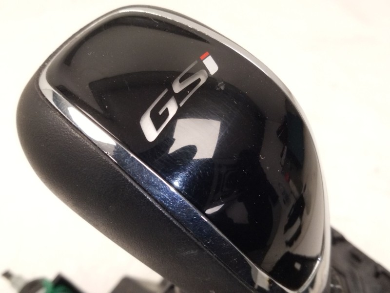 Recambio de palanca cambio para opel insignia b grand sport (z18) 1.5 (68) referencia OEM IAM 13576878  