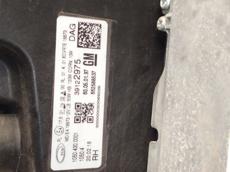 Recambio de faro derecho para opel insignia b grand sport (z18) 1.5 (68) referencia OEM IAM 39122975  