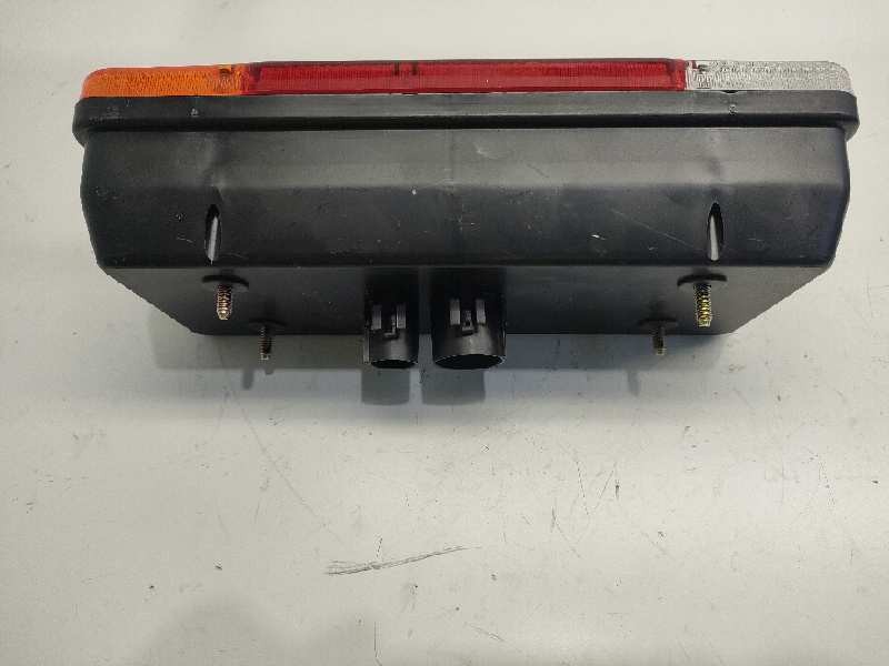 Recambio de piloto trasero derecho para iveco daily caja cerrada (1989 =>) referencia OEM IAM 54571 OLSA 