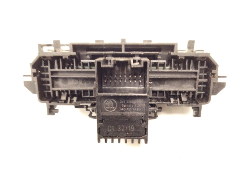 Recambio de palanca freno de mano para skoda superb iii (3v3) 2.0 tdi referencia OEM IAM 3V0927225B  