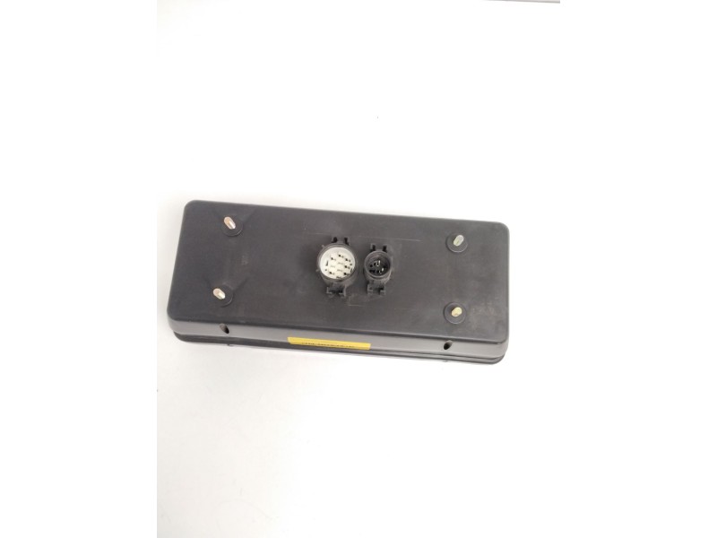 Recambio de piloto trasero derecho para iveco daily caja cerrada (1989 =>) referencia OEM IAM 1152000D 38921 0352000D