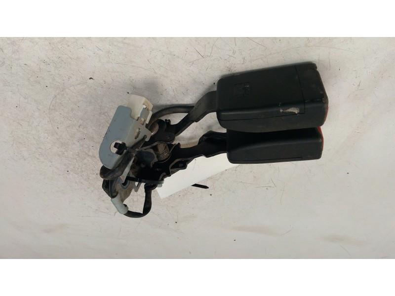 Recambio de enganche cinturon trasero derecho para mazda cx-5 (ke, gh) 2.2 d awd (ke2aw) referencia OEM IAM BAF140137T  