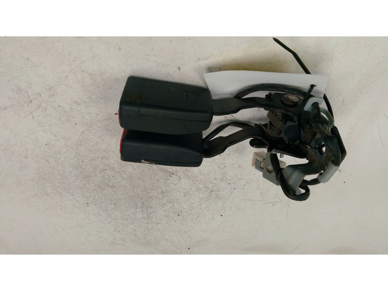 Recambio de enganche cinturon trasero derecho para mazda cx-5 (ke, gh) 2.2 d awd (ke2aw) referencia OEM IAM BAF140137T  