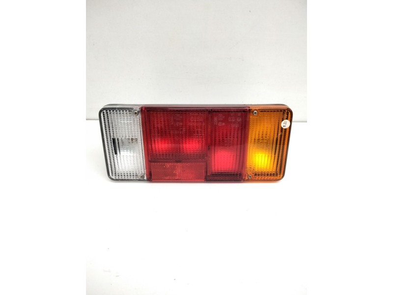 Recambio de piloto trasero derecho para iveco daily caja cerrada (1989 =>) referencia OEM IAM 1152000D 38922 0352000D