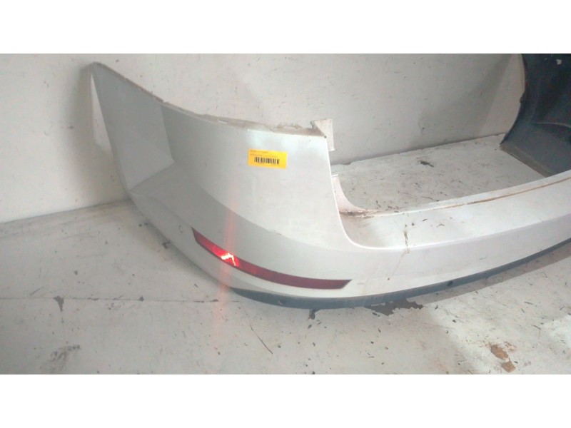 Recambio de paragolpes trasero para skoda superb iii (3v3) 2.0 tdi referencia OEM IAM   