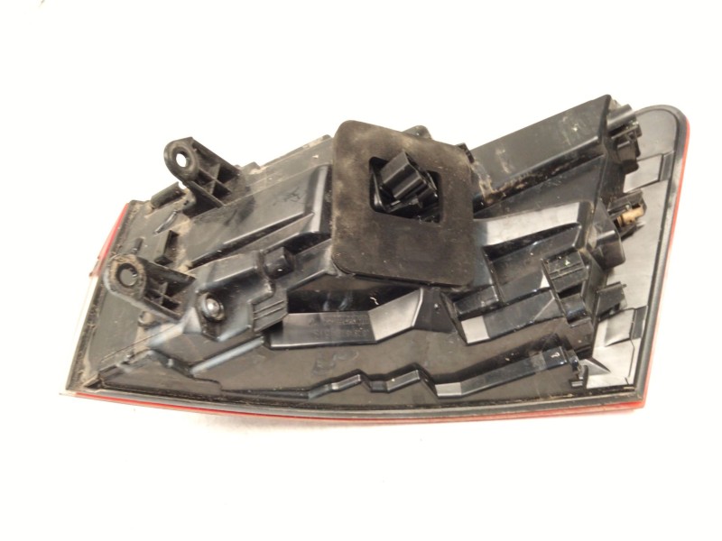 Recambio de piloto trasero izquierdo para skoda superb iii (3v3) 2.0 tdi referencia OEM IAM 3V9945207  