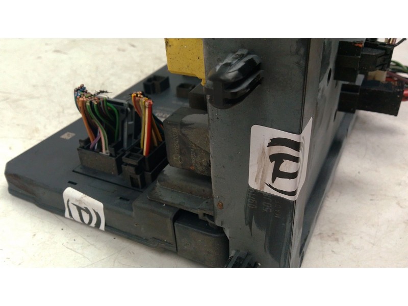 Recambio de caja fusibles para mercedes-benz sprinter 3-t furgoneta (b906) 214 cdi (906.611, 906.613) referencia OEM IAM A906900