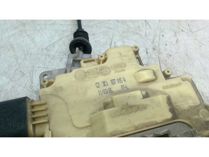 Recambio de cerradura puerta delantera izquierda para volkswagen passat b6 (3c2) 2.0 tdi referencia OEM IAM 3C1B37015A  