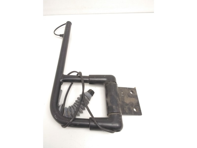 Recambio de soporte retrovisor para mercedes-benz vario (tw2) bm 668 / 670 referencia OEM IAM A6708100214 LADO DERECHO,CORTO 253