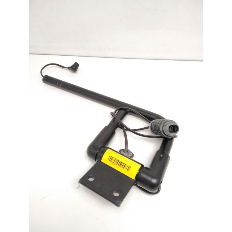 Recambio de soporte retrovisor para mercedes-benz vario (tw2) bm 668 / 670 referencia OEM IAM A6708100214 LADO DERECHO,CORTO 253