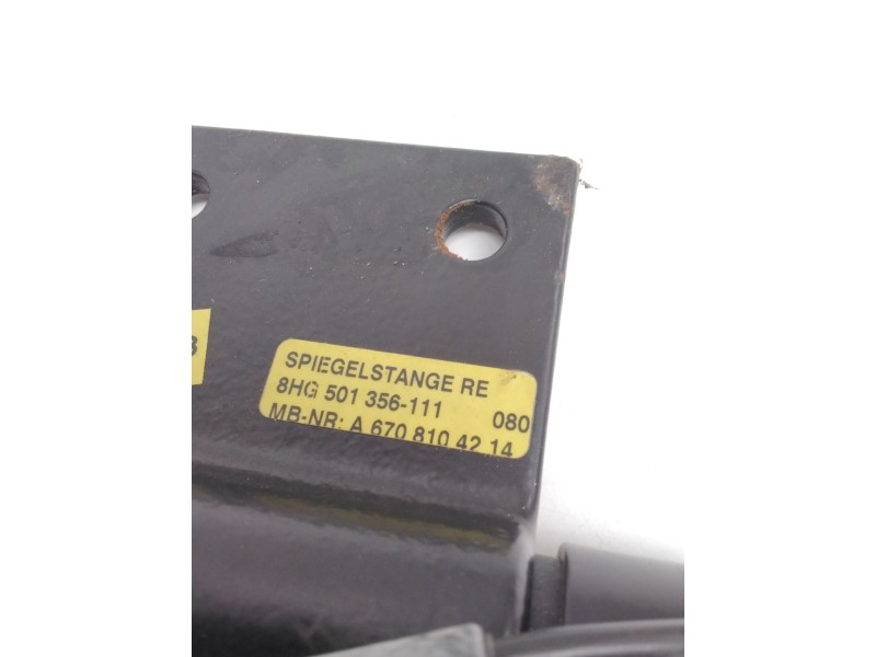 Recambio de soporte retrovisor para mercedes-benz vario (tw2) bm 668 / 670 referencia OEM IAM A6708100214 LADO DERECHO,CORTO 253