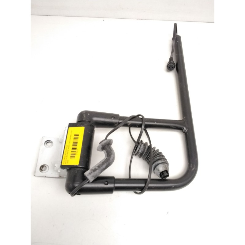 Recambio de soporte retrovisor para mercedes-benz vario (tw2) bm 668 / 670 referencia OEM IAM A6708100214 LADO DERECHO 2538344