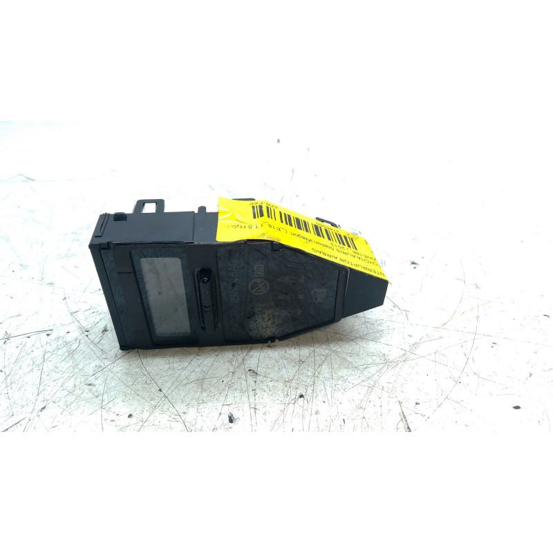 Recambio de interruptor airbag para toyota auris station wagon (_e18_) 1.8 hybrid (zwe186_) referencia OEM IAM 8391002200  