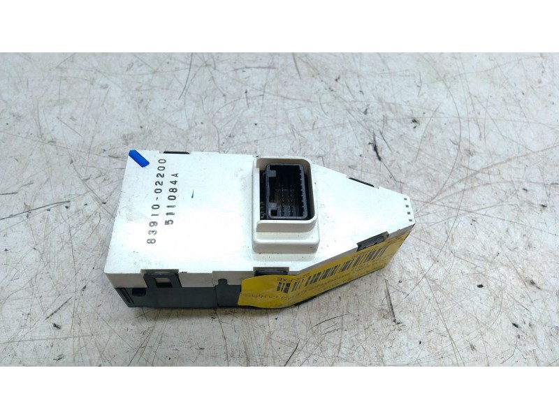 Recambio de interruptor airbag para toyota auris station wagon (_e18_) 1.8 hybrid (zwe186_) referencia OEM IAM 8391002200  