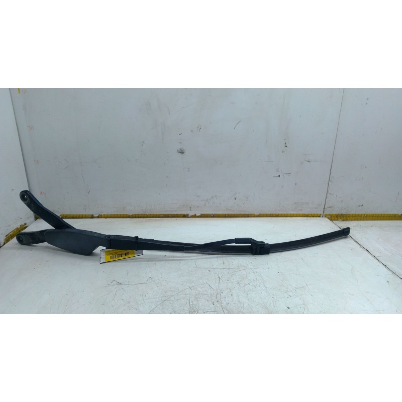 Recambio de brazo limpia delantero derecho para mercedes-benz clase c t-model (s204) c 220 cdi (204.202) referencia OEM IAM 3392