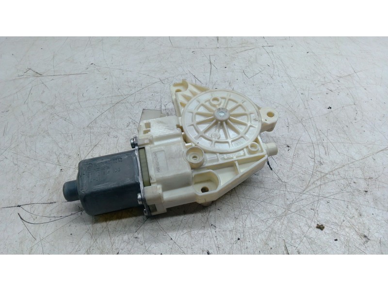 Recambio de motor elevalunas trasero derecho para mercedes-benz clase c t-model (s204) c 220 cdi (204.202) referencia OEM IAM A2