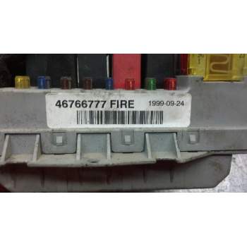 Recambio de caja fusibles para fiat punto berlina (188) 1.2 16v cat referencia OEM IAM 46766777  