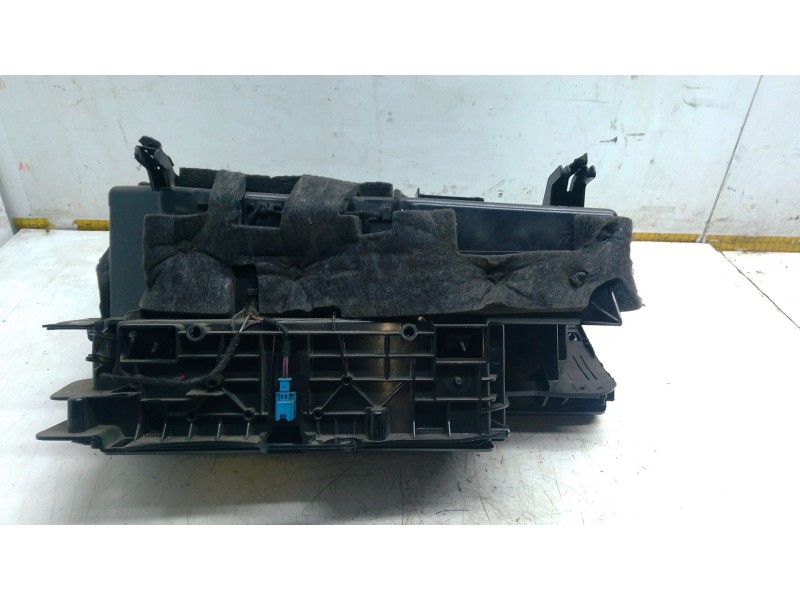 Recambio de guantera para mercedes-benz clase c t-model (s204) c 220 cdi (204.202) referencia OEM IAM A2046803391  