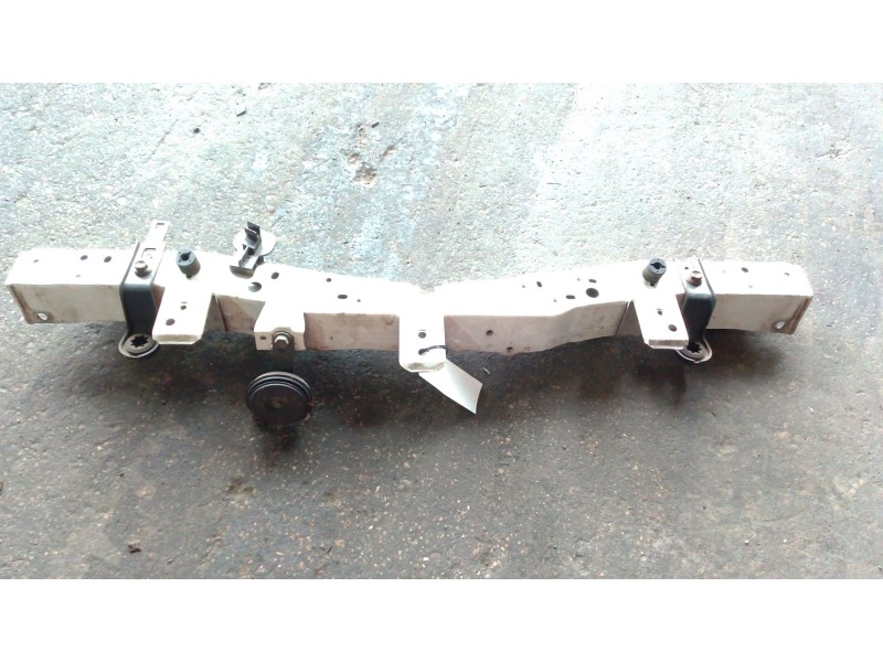 Recambio de travesaño superior para toyota auris (_e15_) 1.8 hybrid (zwe150_) referencia OEM IAM   