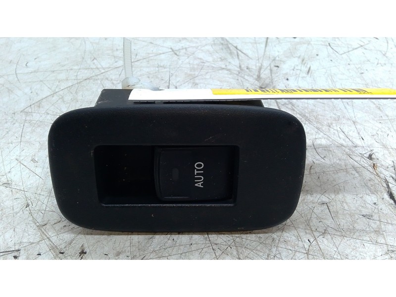 Recambio de mando elevalunas trasero derecho para toyota auris (_e15_) 1.8 hybrid (zwe150_) referencia OEM IAM   