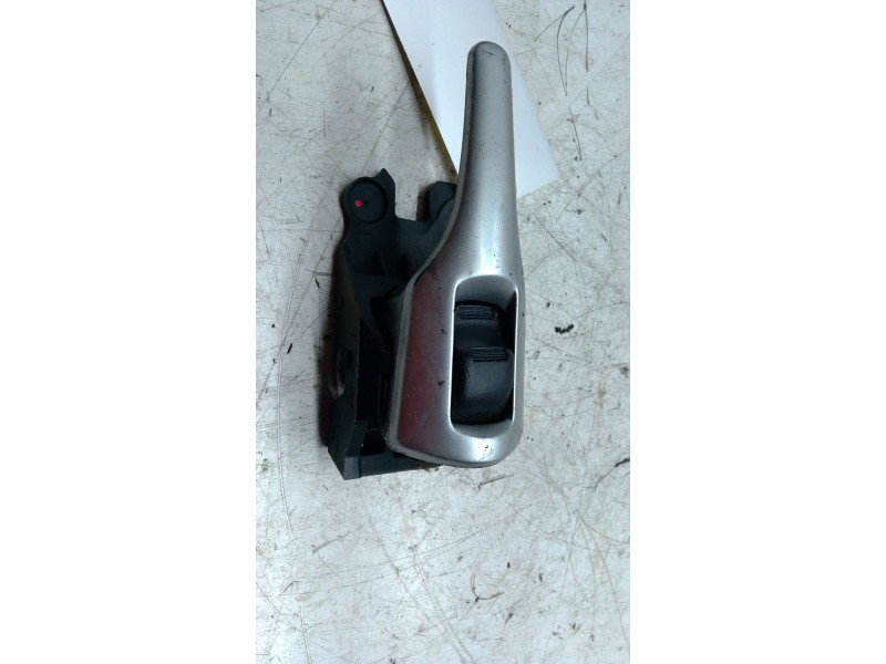 Recambio de maneta interior delantera izquierda para toyota auris (_e15_) 1.8 hybrid (zwe150_) referencia OEM IAM   